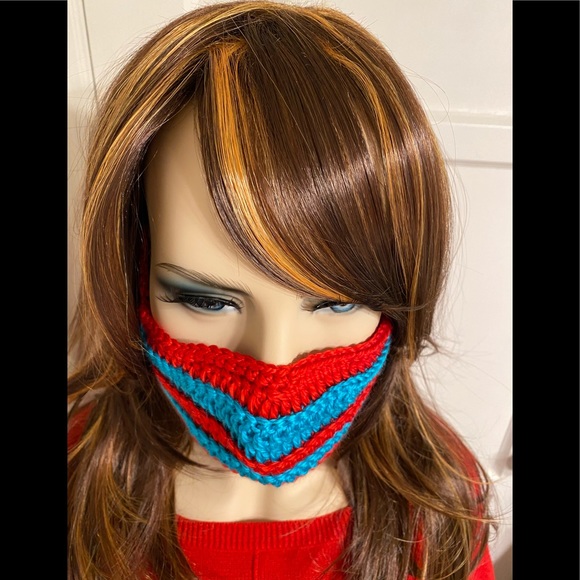 Hand-knitted Face Mask - Picture 10 of 12